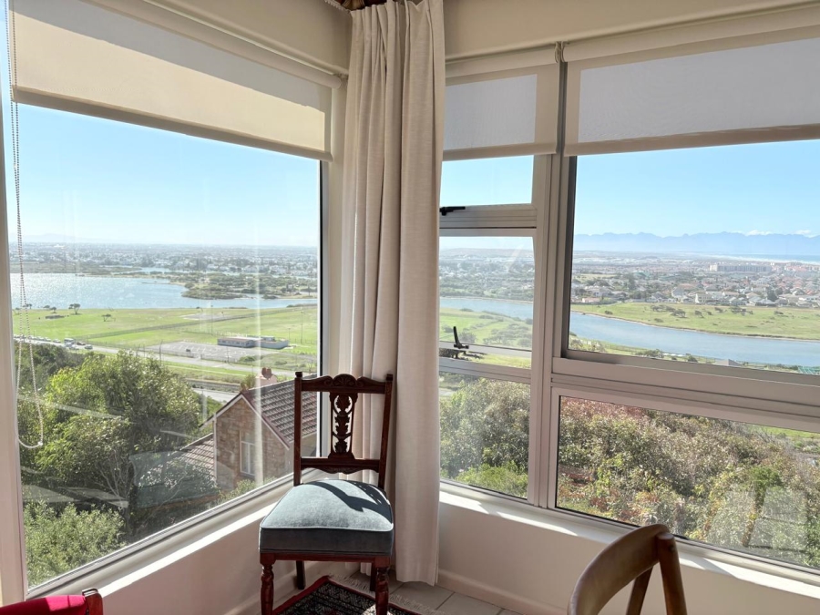 To Let 3 Bedroom Property for Rent in Muizenberg Western Cape